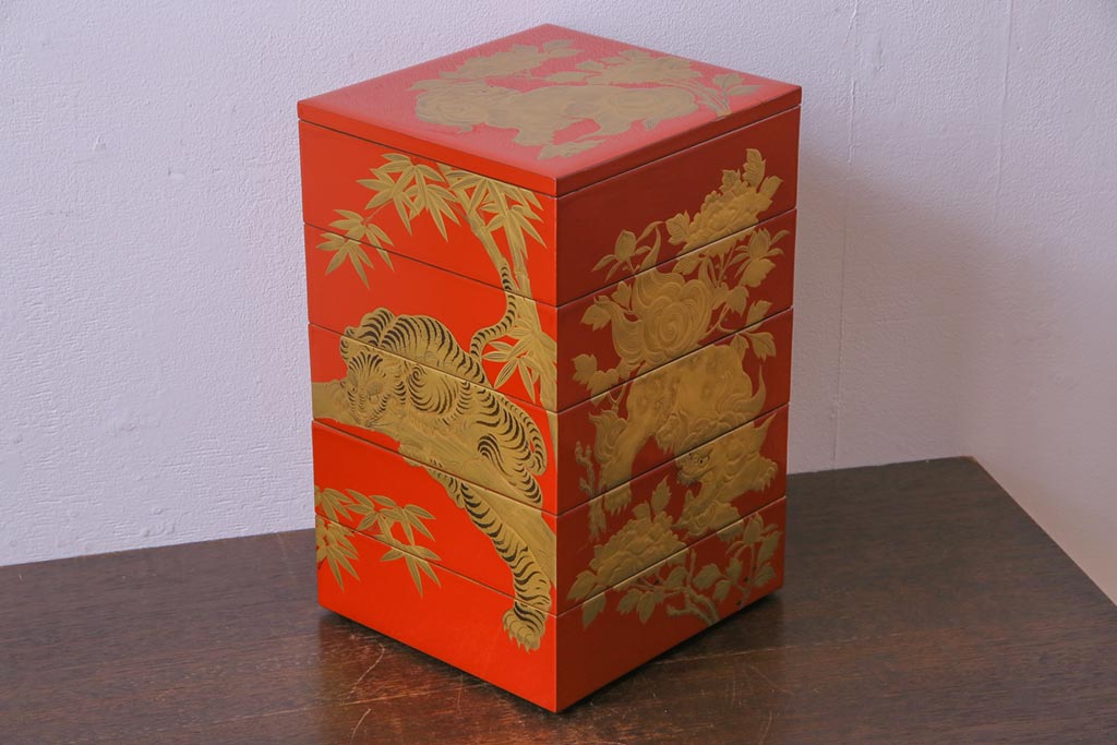 和製アンティーク　牡丹獅子・竹虎の図　共箱付き八寸重五組(重箱、和食器)