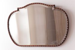 アンティーク雑貨　イギリスビンテージ　個性的なシルエットがおしゃれな壁掛けミラー(鏡)