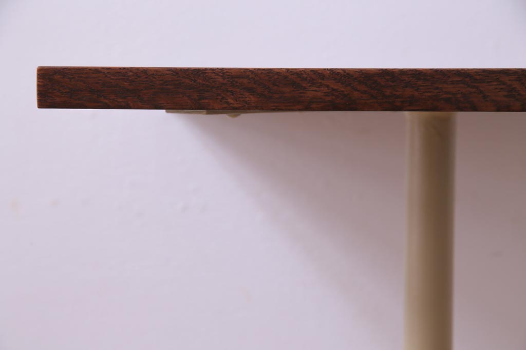 アンティーク家具　昭和中期　天板ナラ材　淡いペイントカラーがおしゃれな鉄脚テーブル(コーヒーテーブル、サイドテーブル)(3)