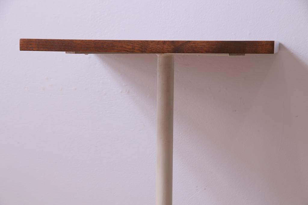 アンティーク雑貨　昭和中期　天板ナラ材　淡いペイントカラーがおしゃれな鉄脚テーブル(コーヒーテーブル、サイドテーブル
