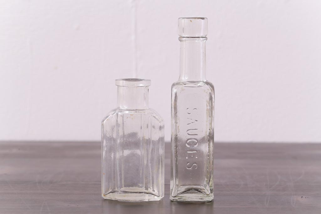 アンティーク雑貨　イギリスビンテージ　ブロカントスタイルにおすすめな小瓶2つセット(ソースボトル、硝子瓶、ガラスビン)