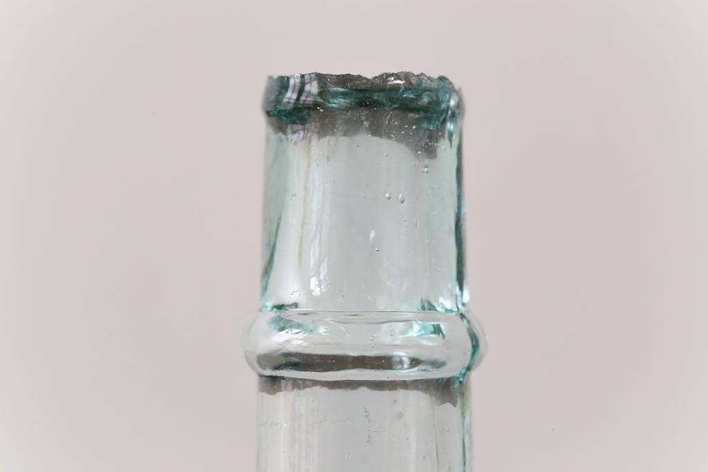 アンティーク雑貨　イギリスビンテージ　CROWN BRAND　味わいのある気泡入りガラスビン(ボトル、硝子瓶)
