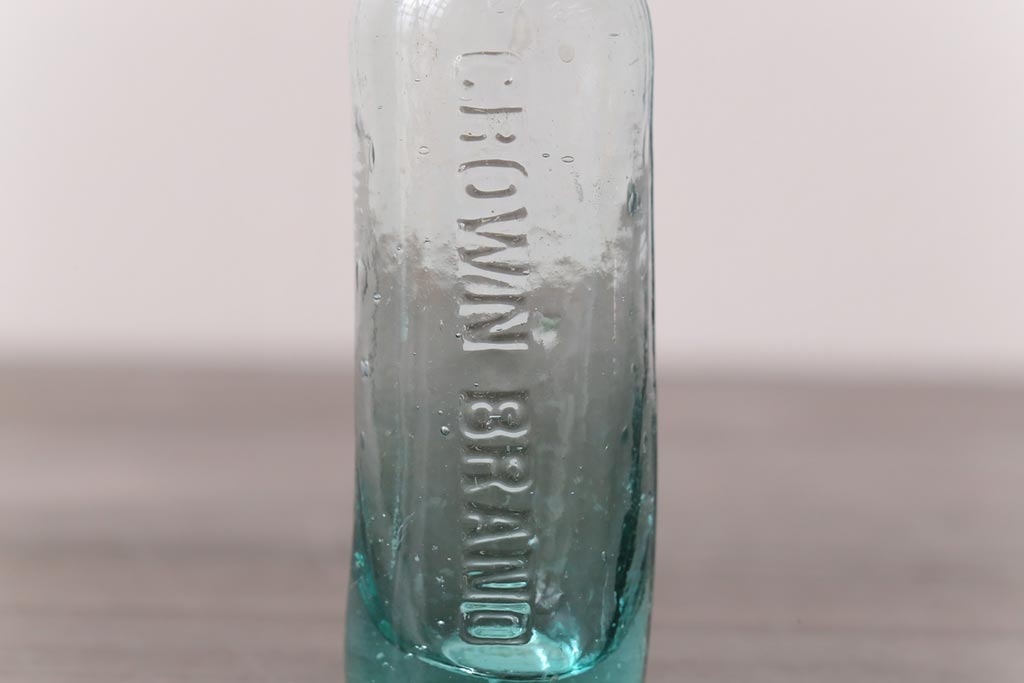 アンティーク雑貨　イギリスビンテージ　CROWN BRAND　味わいのある気泡入りガラスビン(ボトル、硝子瓶)