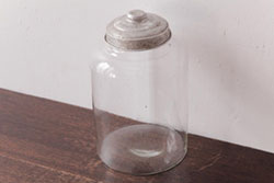 アンティーク雑貨　昭和レトロ　ノスタルジックな雰囲気漂う丸型ガラスビン(ガラス瓶、キャニスター)(1)