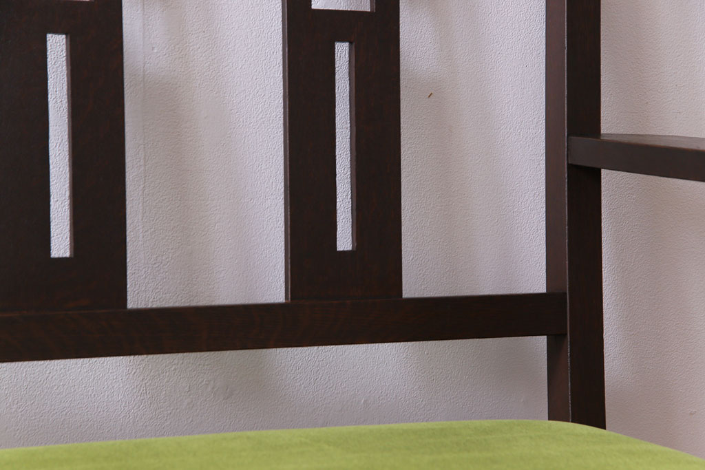アンティーク家具　大正ロマン　ナラ材　直線的なデザインがモダンな印象の小振りな2人掛けソファ(ソファベンチ、長椅子)
