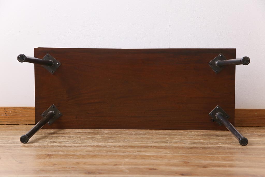 和製アンティーク　クスノキ材一枚板　味のある古材をリメイクした鉄脚ベンチ(板座チェア、ディスプレイ台)