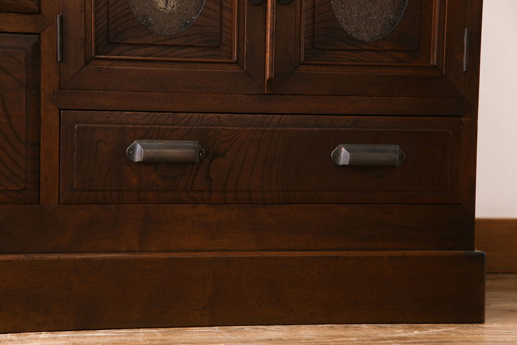 アンティーク家具　和製アンティーク　ケヤキの杢目が美しい上手物のローボード(ローチェスト、リビングボード)