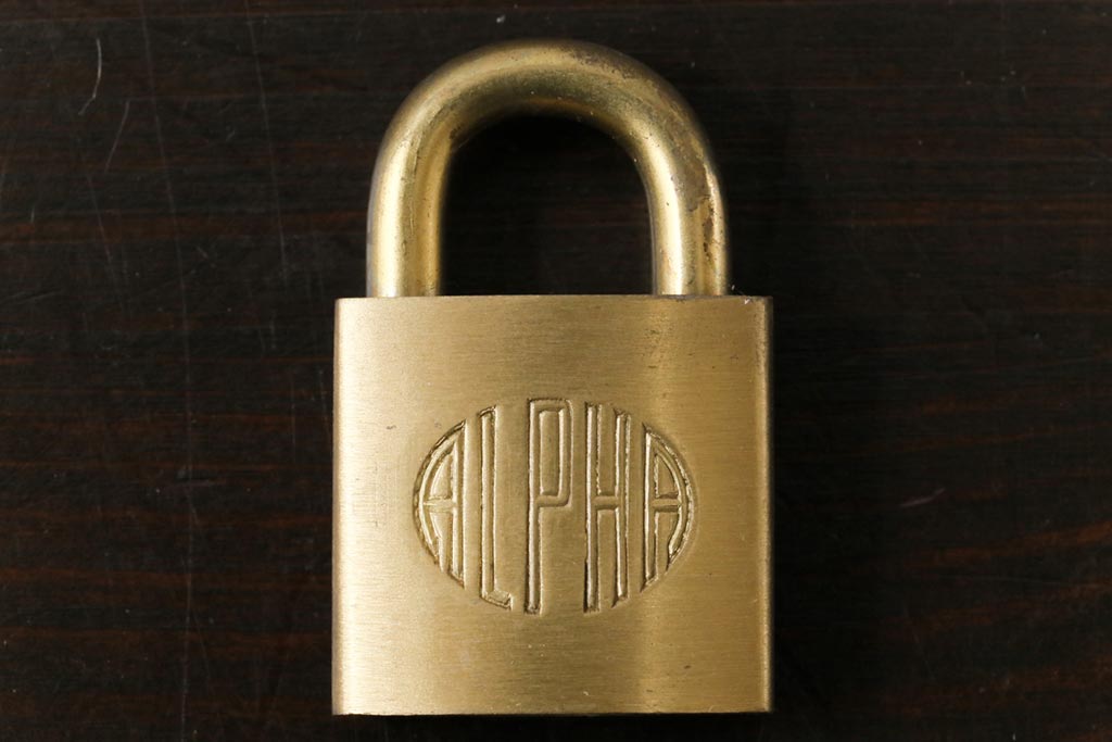 アンティーク雑貨　レトロ　ALPHA　シンプルなパドロックキー(南京錠、鍵、錠前)