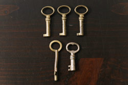アンティーク雑貨　アンティーク　シャビーな雰囲気が魅力的なキー(鍵、カギ)5本セット