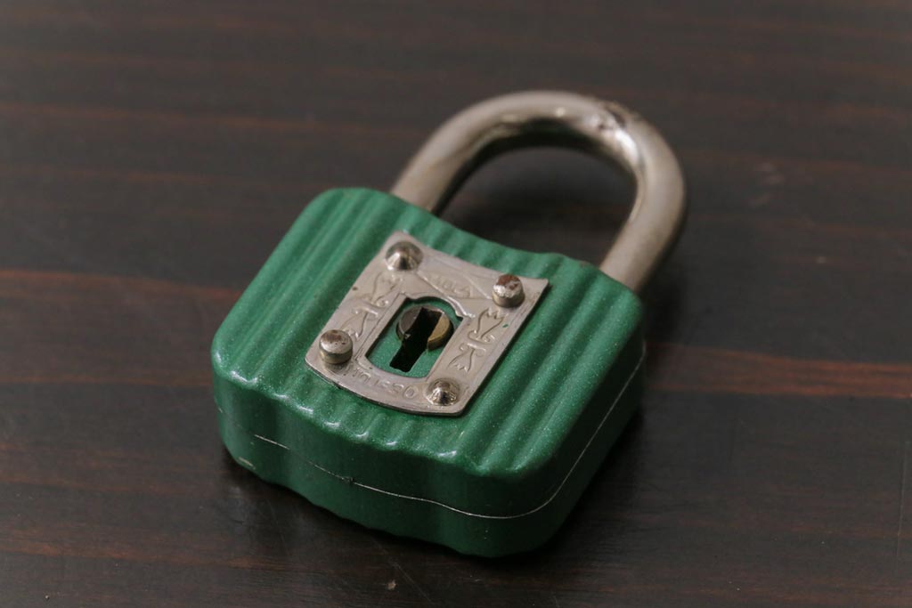 アンティーク雑貨　昭和レトロ　MOLA　ビビットなカラーのパドロックキー(南京錠、鍵、錠前)(1)
