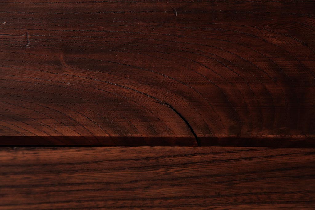 アンティーク雑貨　和製アンティーク　ケヤキ・栗材　重厚な質感と渋い色味が魅力の置き床(置床、ローボード、飾り台)