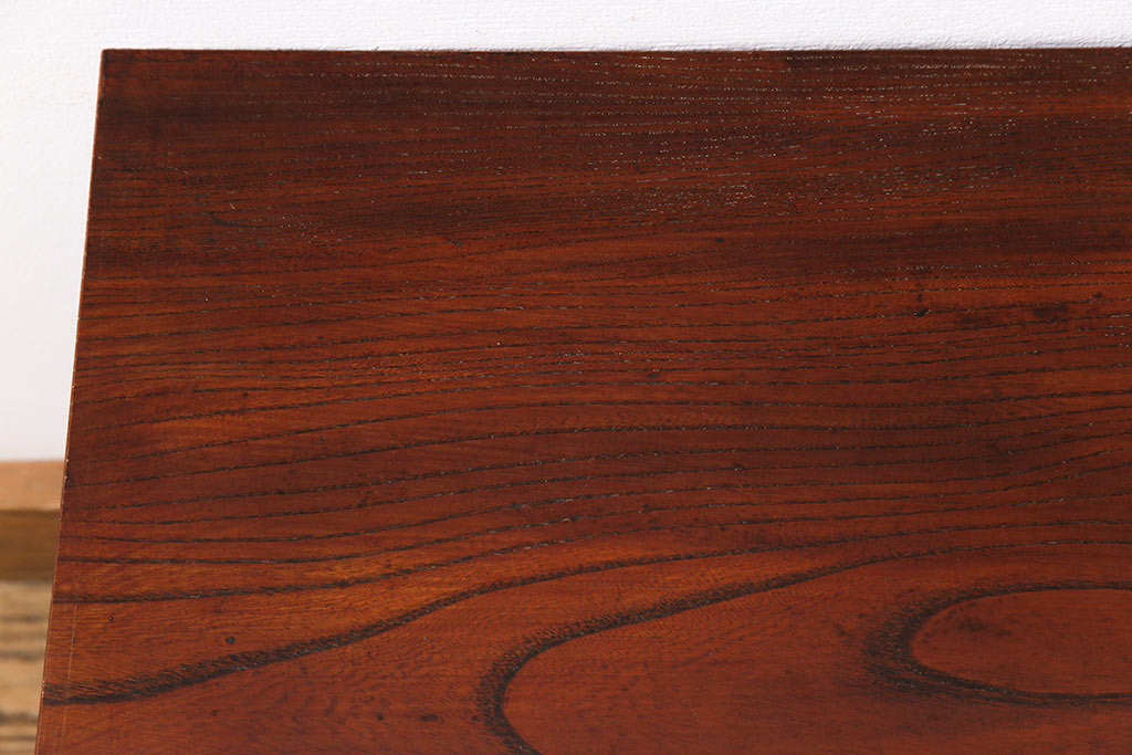 古材リメイク品　天板一枚板　漆塗り　上品な雰囲気漂うケヤキの杢目が美しい鉄脚ローテーブル(飾り台、サイドテーブル)