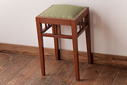 レトロ家具　昭和レトロ　ブナ材　木の温もりを感じる品の良いスツール(椅子)