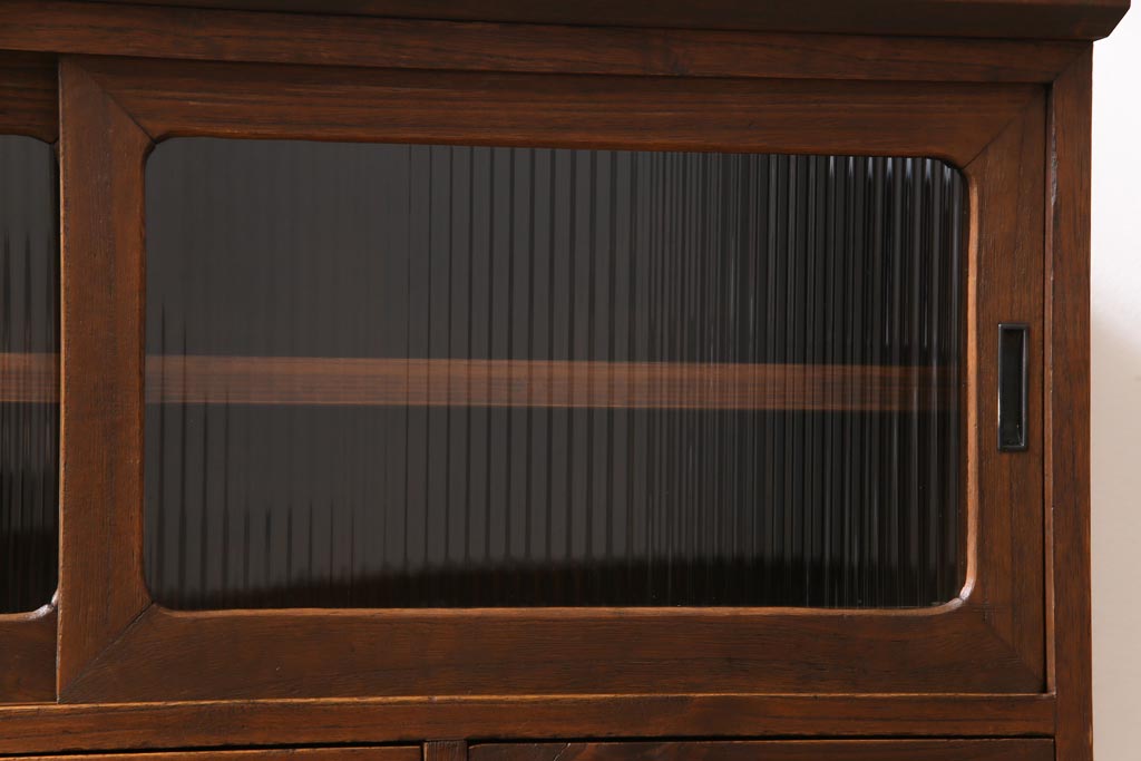 レトロ家具　昭和レトロ　モールガラスがおしゃれな脚付き箪笥ローボード(収納棚、戸棚)