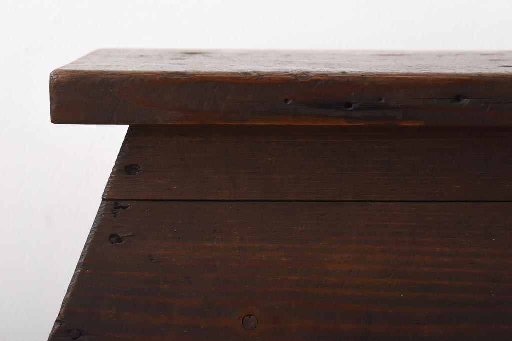 アンティーク雑貨　古民具　古い木の質感が魅力の踏み台(飾り台、花台)(1)