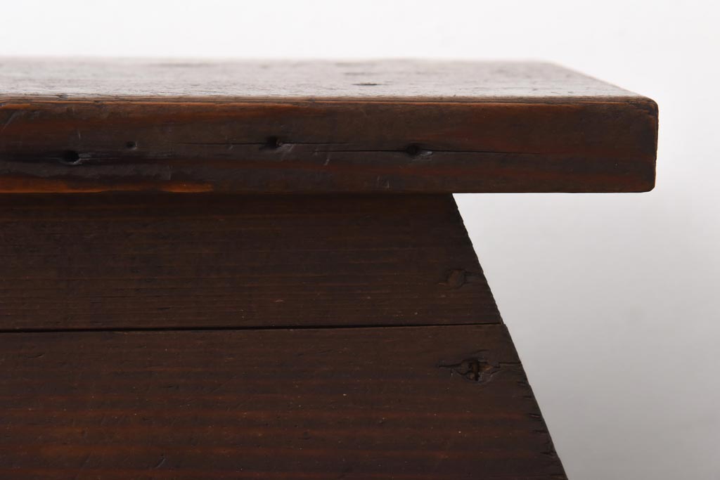 アンティーク雑貨　古民具　古い木の質感が魅力の踏み台(飾り台、花台)(1)