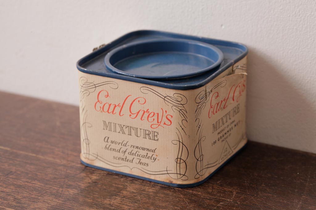 アンティーク雑貨　イギリスビンテージ　クラシカルな雰囲気漂う紅茶のティン缶(ブリキ缶)