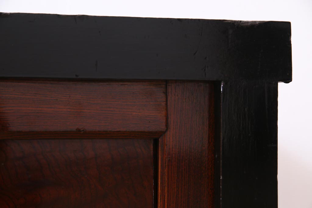 アンティーク家具　和製アンティーク　米沢産　漆塗り　ケヤキの玉杢が美しい収納棚(ローボード、戸棚)