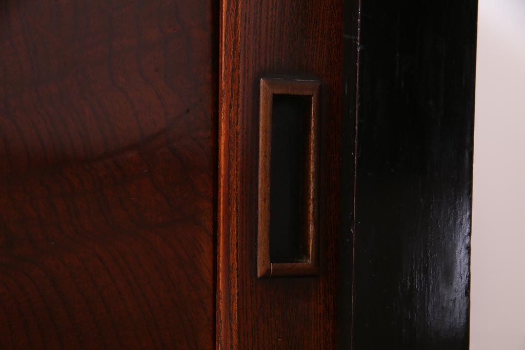 アンティーク家具　和製アンティーク　米沢産　漆塗り　ケヤキの玉杢が美しい収納棚(ローボード、戸棚)