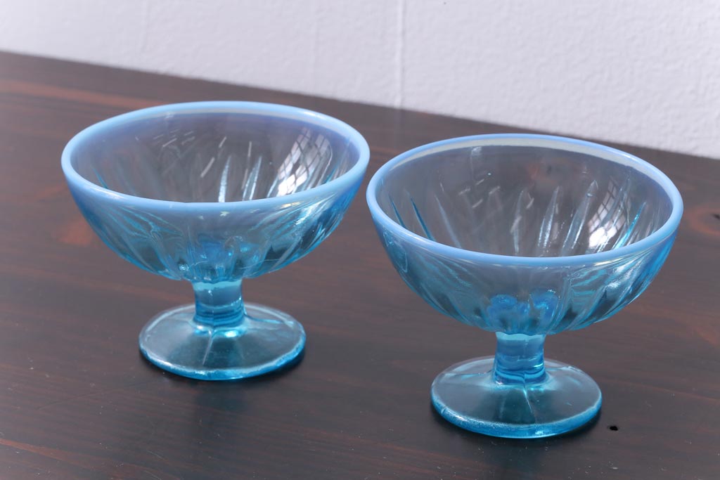 昭和レトロ　氷コップ　水色、青色乳白色２つセット