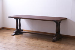 アンティーク家具　イギリス製　オーク無垢材　クラシカルな空間にも合うアンティーク調の6人掛けダイニングテーブル