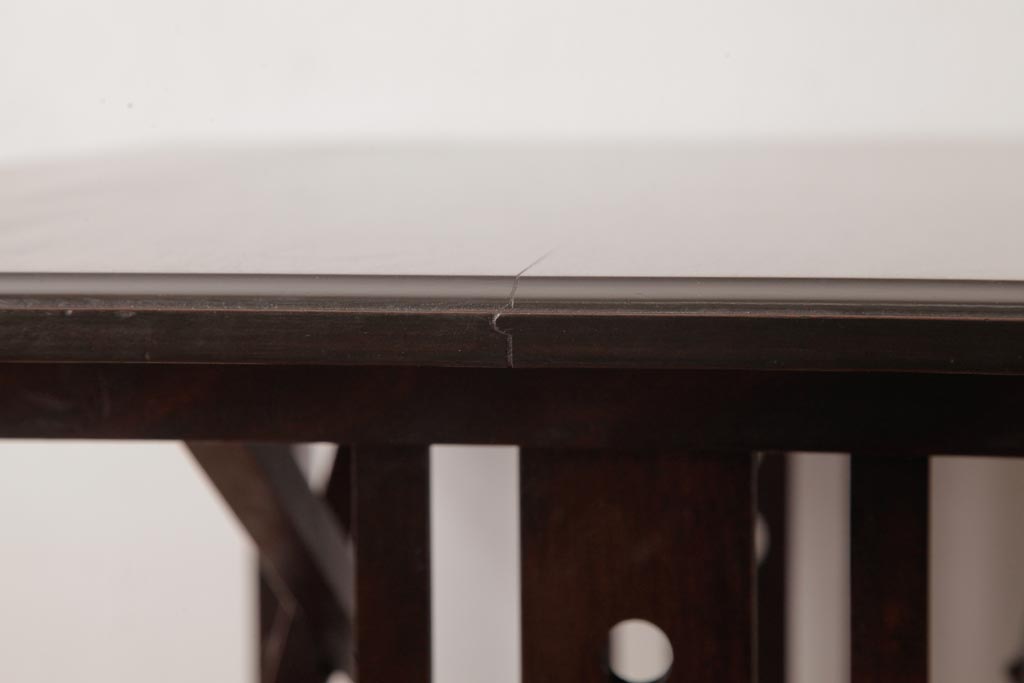 中古　山葉(ヤマハ、日本楽器)　レトロモダンな折りたたみ式のサイドテーブル(折り畳み机)