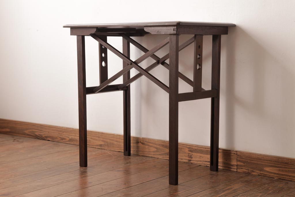 中古　山葉(ヤマハ、日本楽器)　シンプルな透かしがアクセントの折りたたみ式のサイドテーブル(折り畳み机)