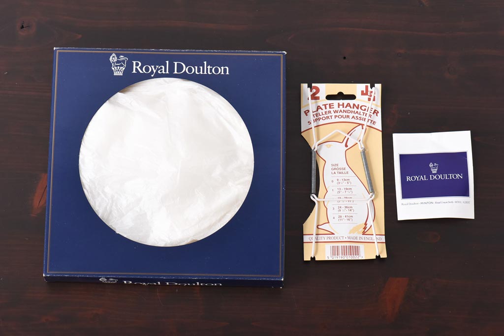 未使用品　ROYAL DOULTON(ロイヤルドルトン)　BRITISH OWLS　プレート(皿、洋食器)(3)