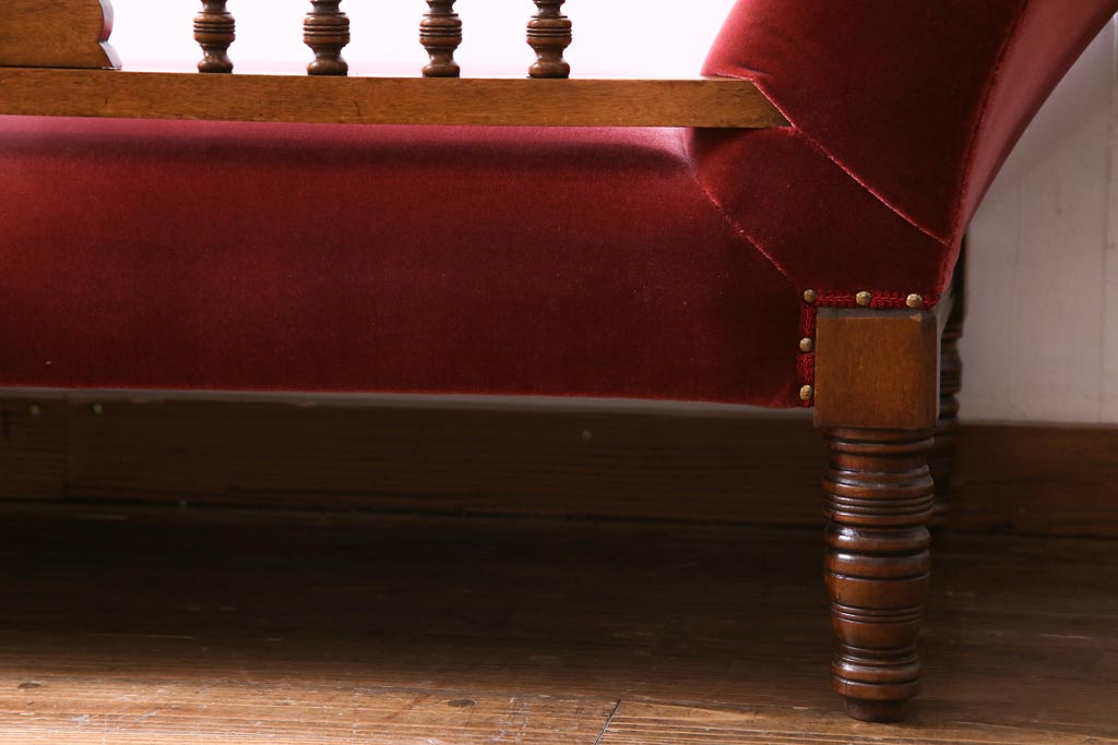 アンティーク家具　イギリスアンティーク　ウォールナット　エレガントな佇まいと存在感抜群のシェーズロング(ソファ、長椅子)