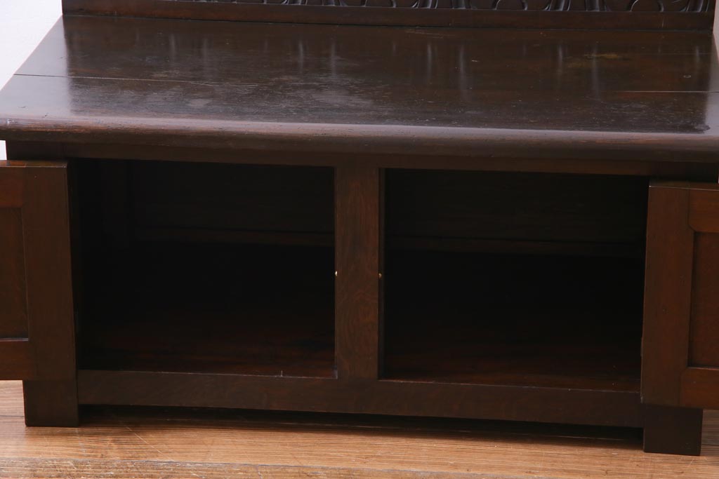アンティーク家具　イギリスアンティーク　オーク材　堅牢な佇まいが存在感のある収納付きベンチ