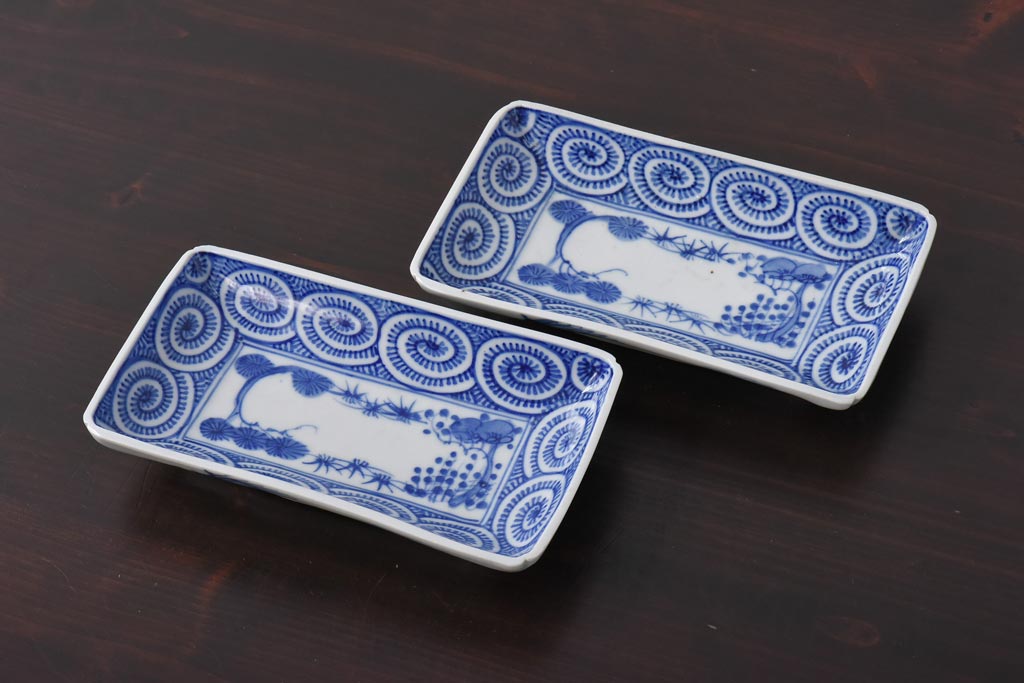 古民具・骨董 染付 蛸唐草紋 はっきりとした藍が美しい角皿2枚セット 