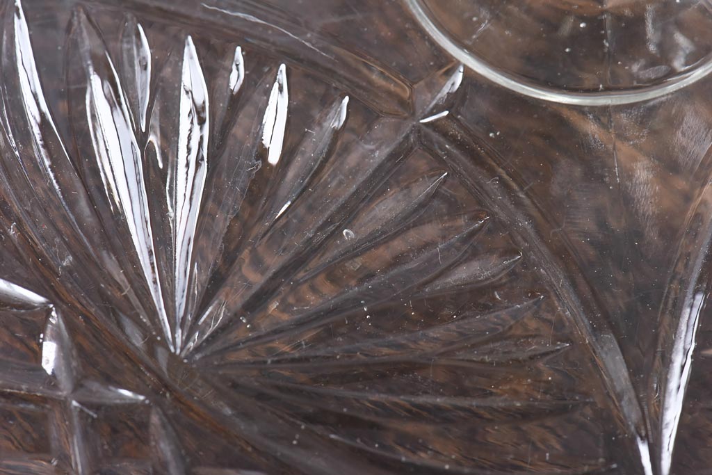 アンティーク雑貨　イギリスビンテージ　カットガラスのような模様が素敵なガラスコンポート(ケーキスタンド、プレスガラス)