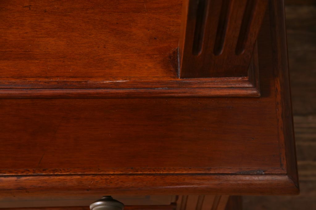 中古　イタリア家具　マホガニー材　リメイクを施した高級感漂うキャビネット(飾り棚)