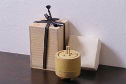 アンティーク雑貨　八角型のフォルムが素敵な総ケヤキ材製の花台(飾り台、ディスプレイ台)(R-049502)