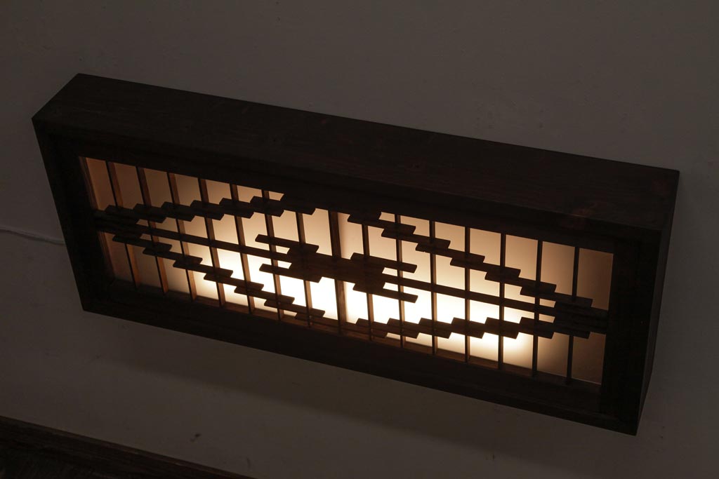 ラフジュ工房オリジナル　欄間リメイク　片面ガラス　素朴な木の風合いが温かみのある壁付け照明(ウォールランプ)(1)