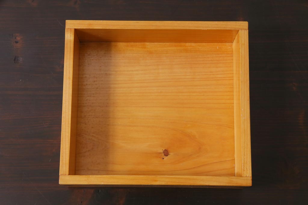 昭和初期　外箱付き　ヒノキ材　温かな色味の重箱(お重)
