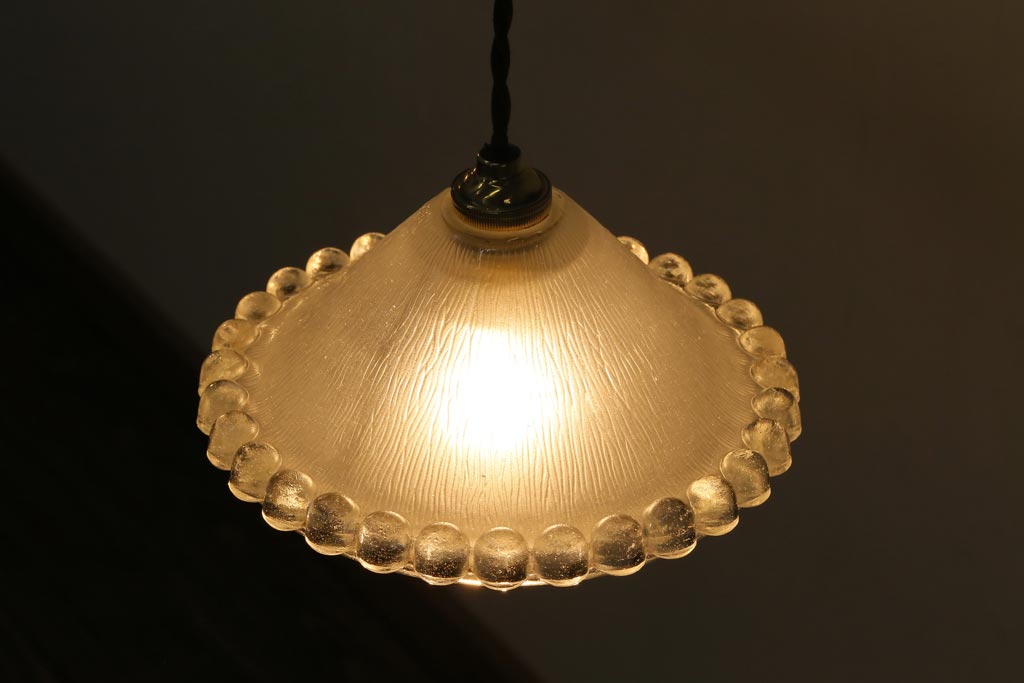 フランスビンテージ　縁に付いた丸いガラスが可愛らしいペンダントライト(天井照明、吊り下げ照明)(1)
