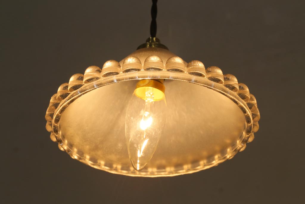 フランスビンテージ　縁に付いた丸いガラスが可愛らしいペンダントライト(天井照明、吊り下げ照明)(1)