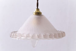 アンティーク照明　陽刻のカバーが上品なペンダントライト(天井照明、吊り下げ照明)(R-042029)