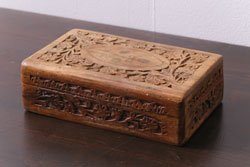 アンティーク雑貨　イギリスアンティーク　インレイ　彫刻　古い木の風合いが趣ある木箱(小物入れ)