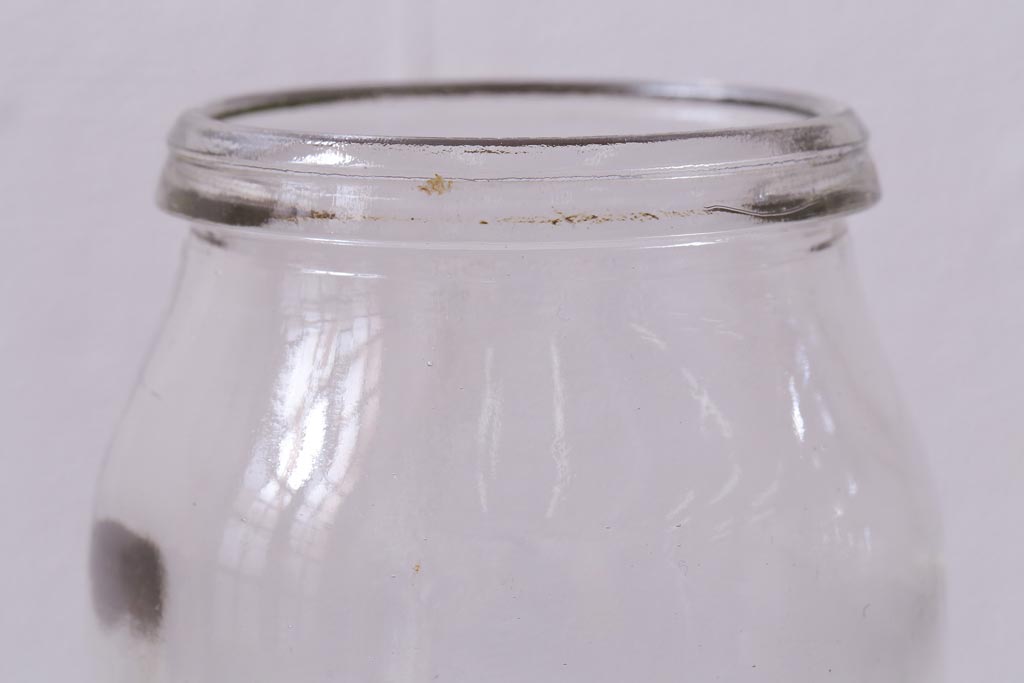 アンティーク雑貨　イギリスビンテージ　錆びついた風合いが味のあるガラス瓶2個セット