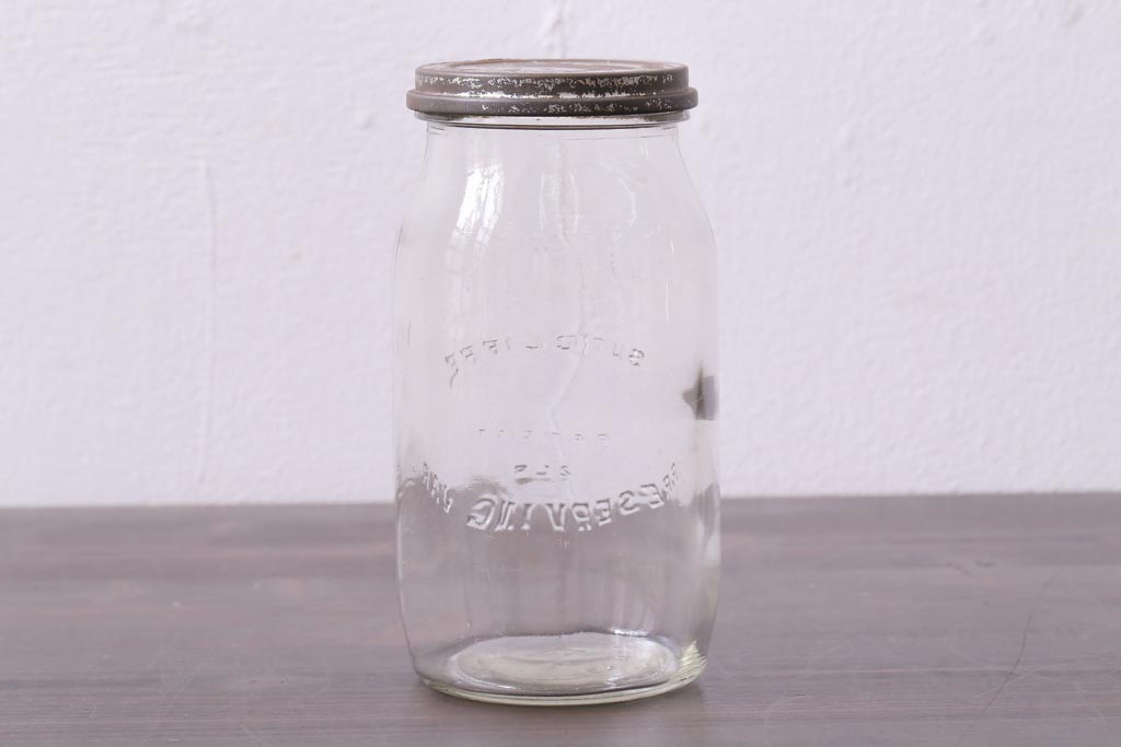 アンティーク雑貨　イギリスビンテージ　錆びついた風合いが味のあるガラス瓶