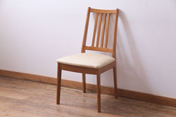 北欧家具 ビンテージ家具　チーク材　木のぬくもりと品のある佇まいが魅力的なダイニングチェア(椅子)(1)
