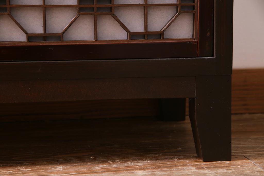 ラフジュ工房オリジナル　アンティーク建具リメイク　組子が目を引く書院戸を活かした和風キャビネット(収納棚、戸棚)(R-036840)