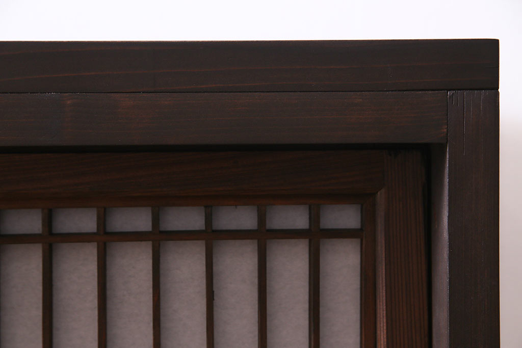 ラフジュ工房オリジナル　アンティーク建具リメイク　脚付き　緻密な組子が魅力の和風キャビネット(書院戸、収納棚、戸棚)(R-036971)