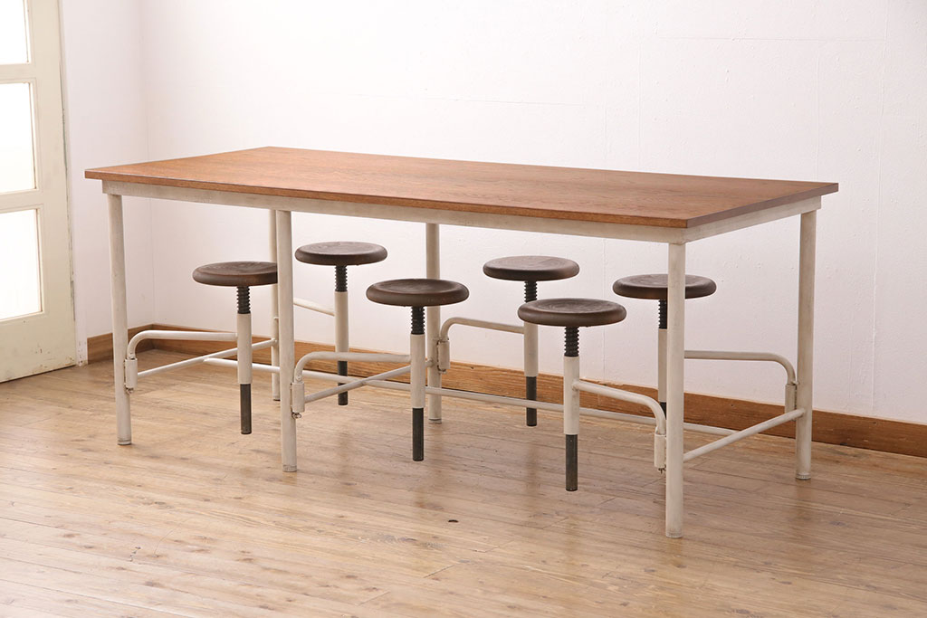 セミオーダー家具実例】6脚格納スツール付きテーブルに高品質リペアを