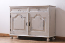 リメイク家具　フランスアンティーク　シャビーシックな雰囲気が魅力のペイントサイドボード(キャビネット、収納棚)(R-037705)