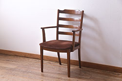 ヴィンテージ家具　北欧ビンテージ　G-PLAN(ジープラン)　エルム材　木の温もりと上品な佇まいが魅力のダイニングチェア(椅子)(R-037786)