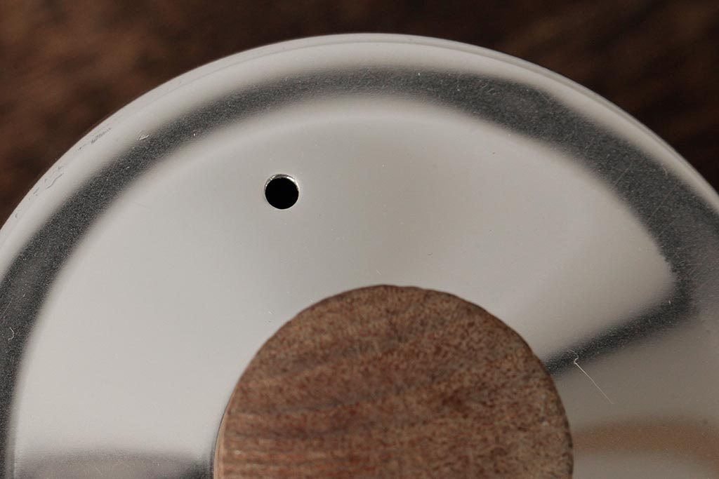 ヴィンテージ雑貨　イギリス製　SONA社　木製の取っ手が可愛らしいアルミポット(ティーポット、コーヒーポット、ビンテージ)(R-037865)