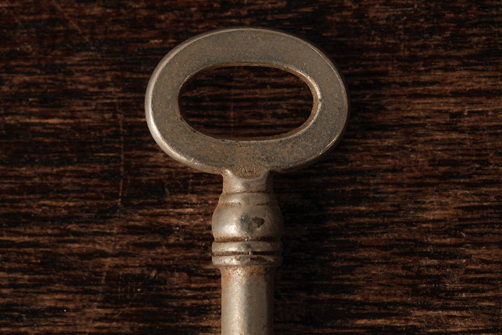 アンティーク雑貨　フランスアンティーク　ブロカントスタイルに合うシャビーなキー(鍵、カギ)(R-038008)